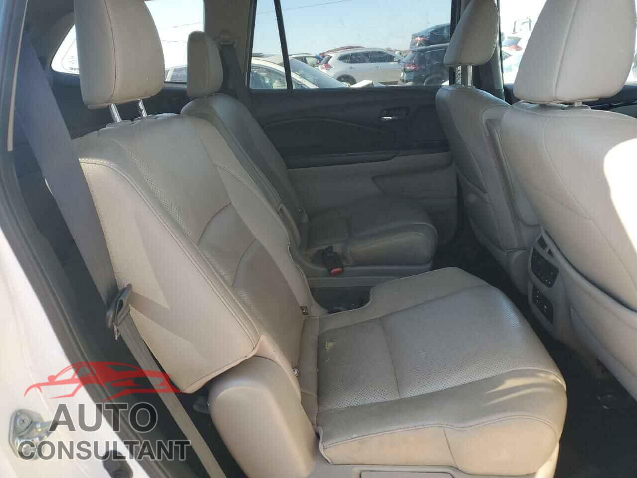HONDA PILOT 2017 - 5FNYF6H00HB070443