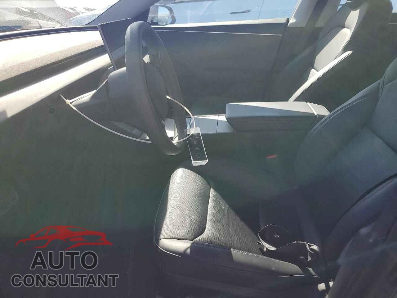 TESLA MODEL 3 2024 - 5YJ3E1EA9RF782898