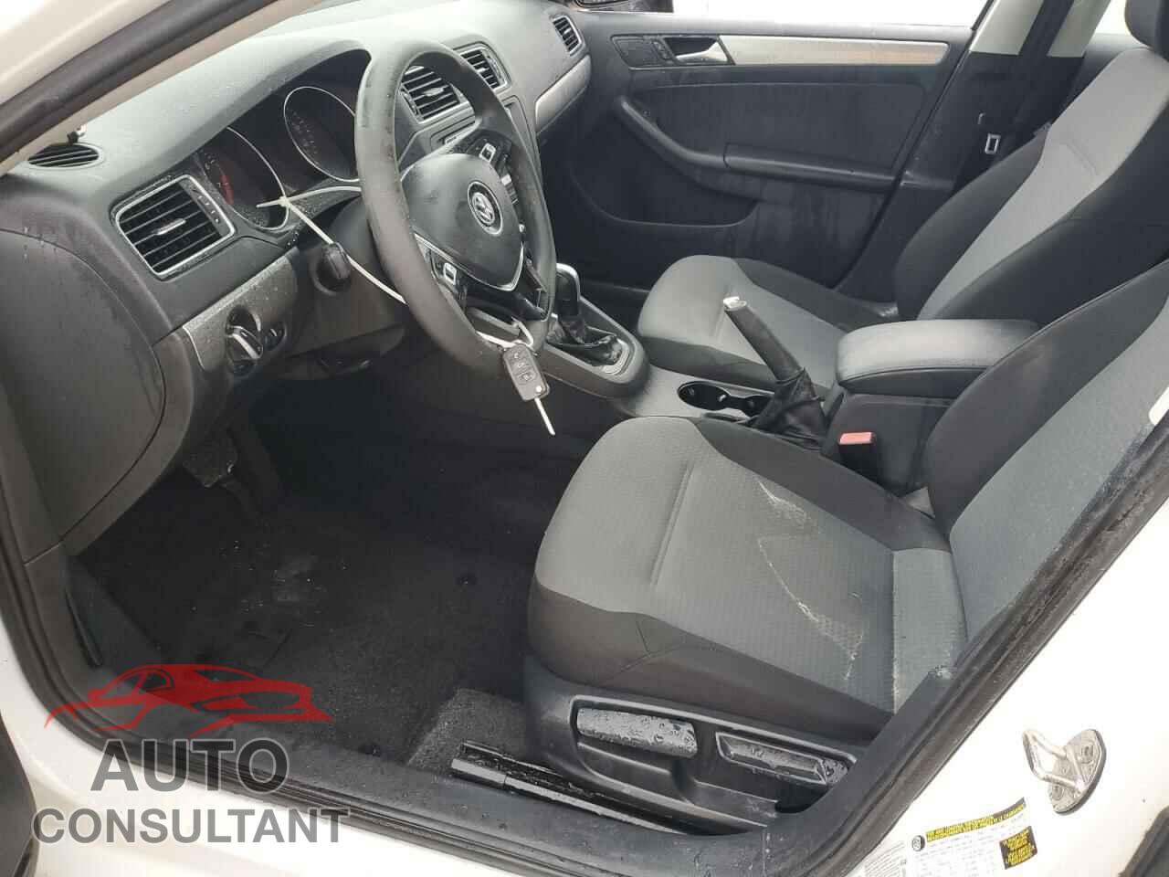 VOLKSWAGEN JETTA 2017 - 3VW2B7AJXHM353032