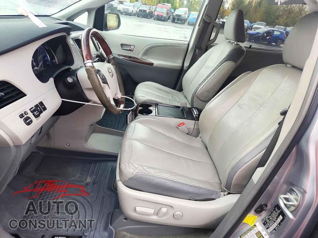 TOYOTA SIENNA 2011 - 5TDYK3DCXBS161703