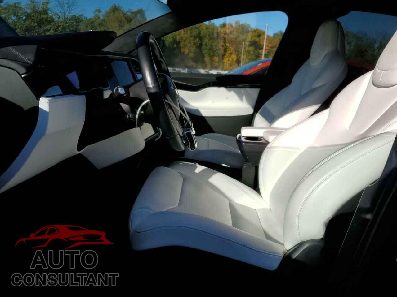 TESLA MODEL X 2018 - 5YJXCBE21JF123577