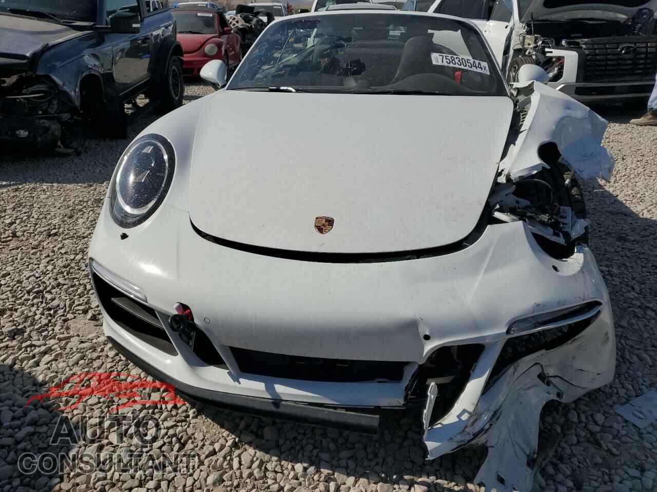PORSCHE 911 2018 - WP0CB2A94JS147492