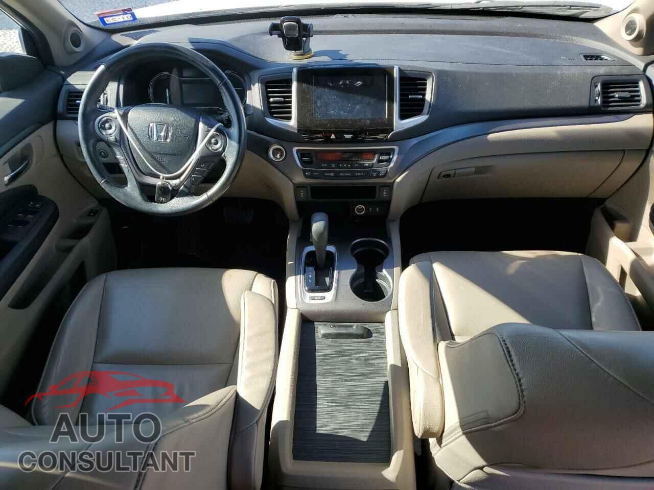 HONDA PILOT 2017 - 5FNYF6H52HB003256