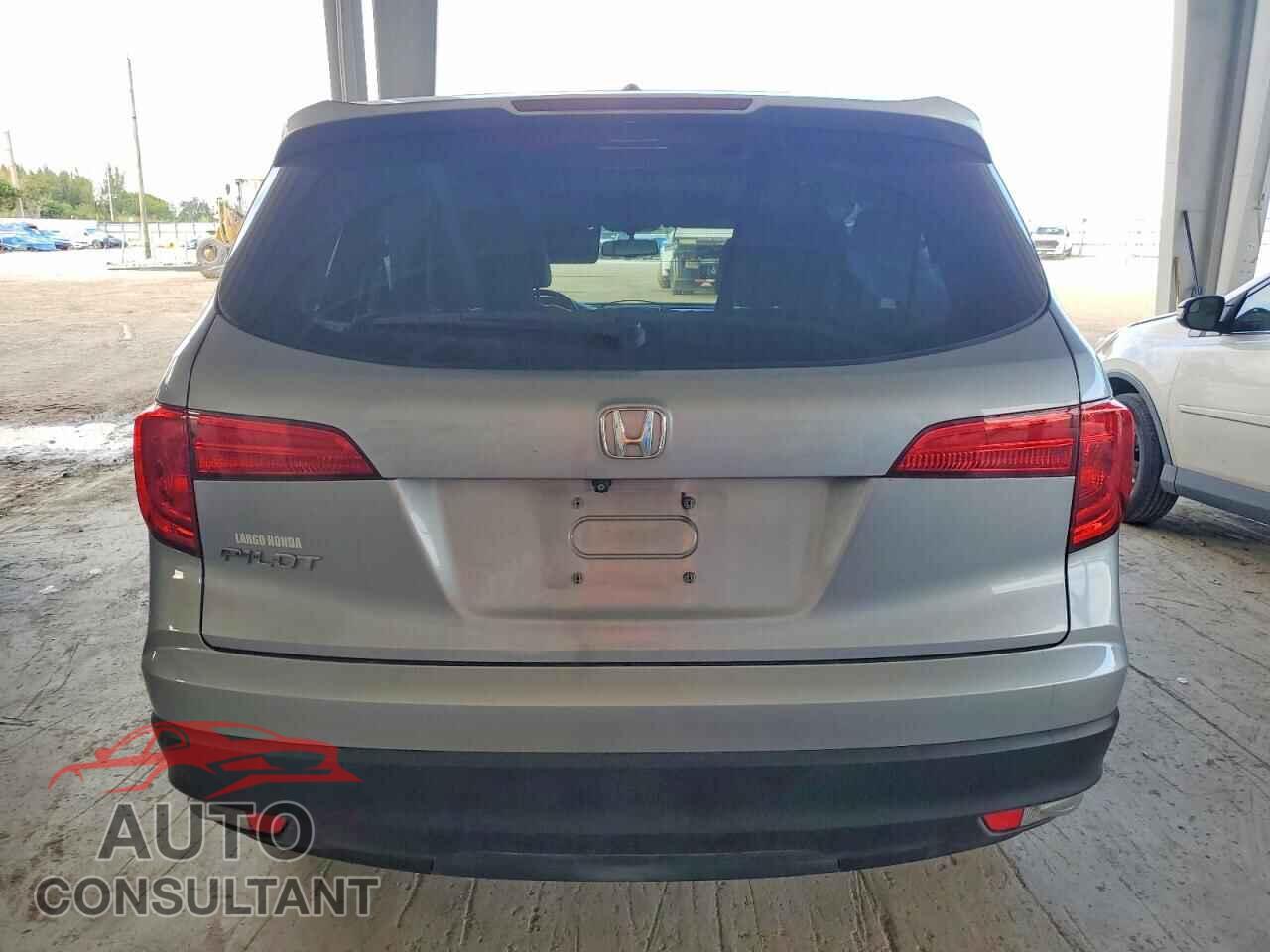 HONDA PILOT 2018 - 5FNYF5H52JB009655