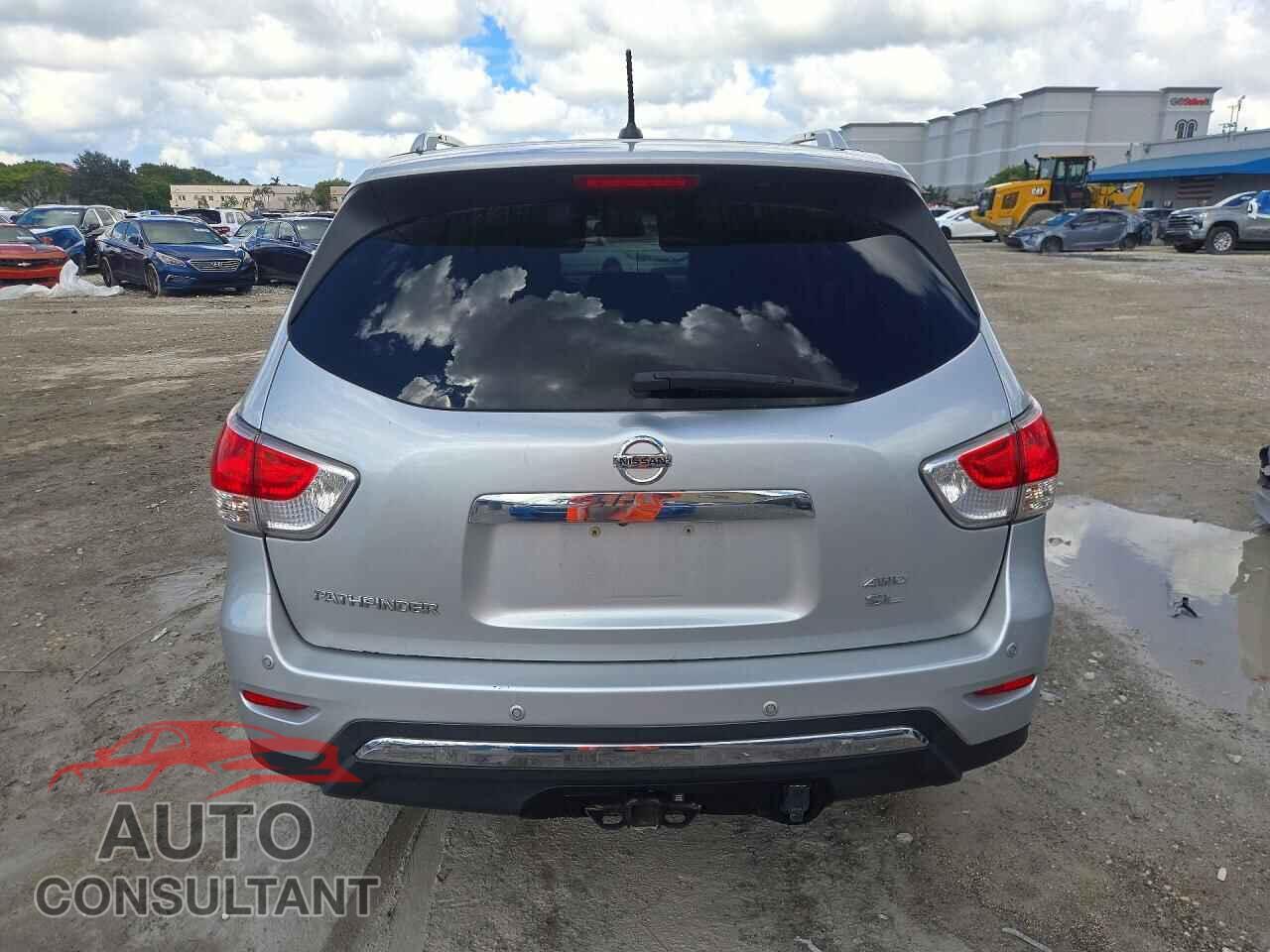 NISSAN PATHFINDER 2013 - 5N1AR2MM5DC689763