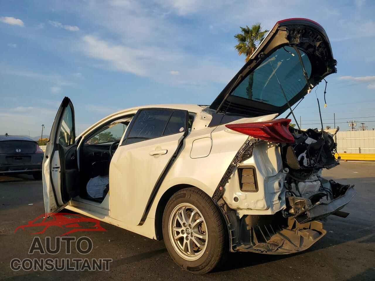TOYOTA PRIUS 2017 - JTDKARFP2H3037768