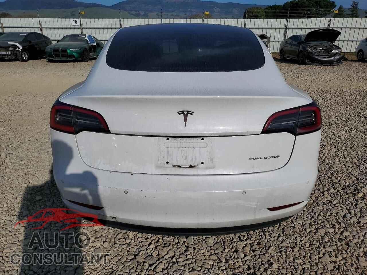 TESLA MODEL 3 2018 - 5YJ3E1EB7JF134215