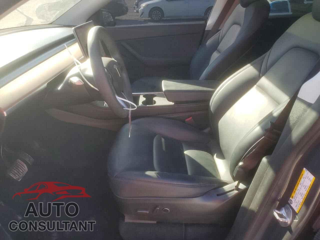 TESLA MODEL Y 2021 - 5YJYGDEE9MF281555