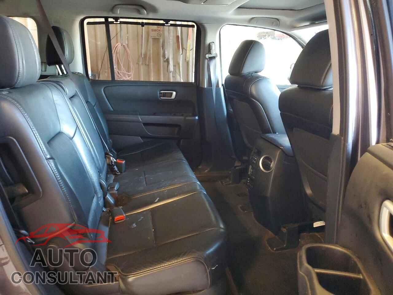 HONDA PILOT 2015 - 5FNYF3H9XFB024287