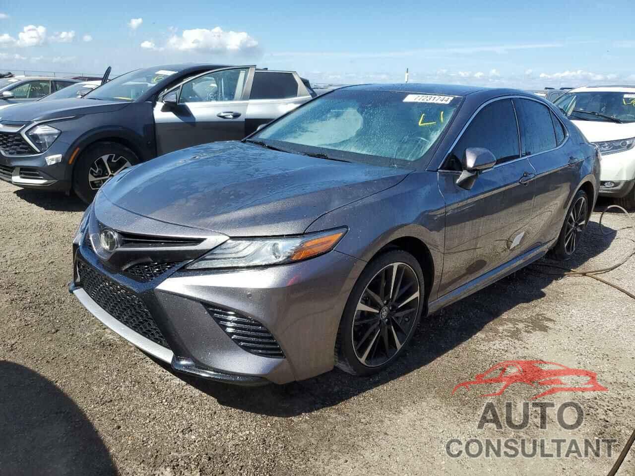 TOYOTA CAMRY 2018 - 4T1B61HK4JU028389