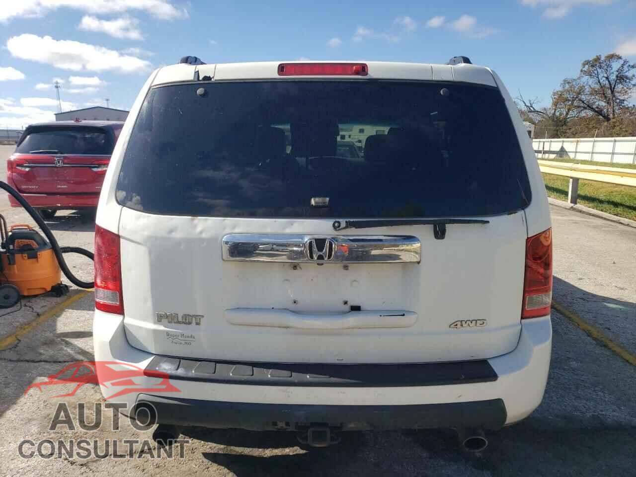 HONDA PILOT 2011 - 5FNYF4H52BB042022