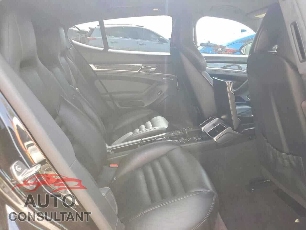 PORSCHE PANAMERA 2016 - WP0AF2A76GL081122