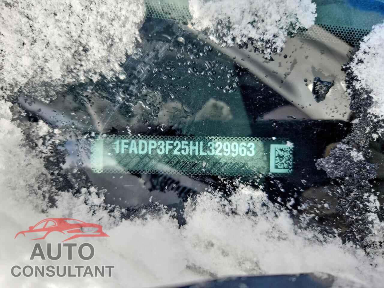 FORD FOCUS 2017 - 1FADP3F25HL329963
