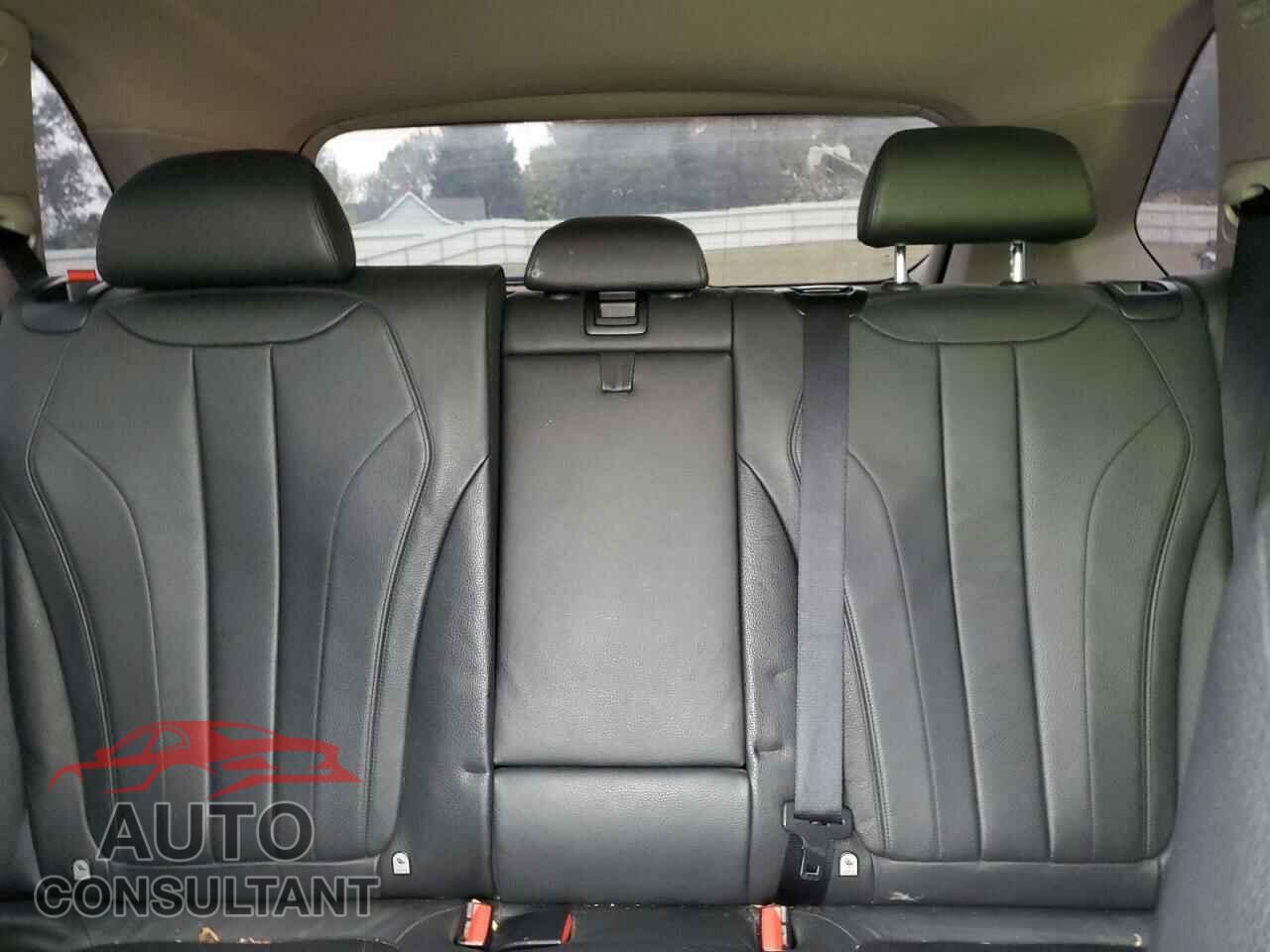 BMW X5 2015 - 5UXKR0C56F0P00151