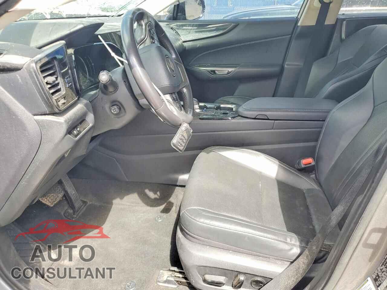 LEXUS UNKNOWN 2022 - 2T2GDCAZ2NC001130
