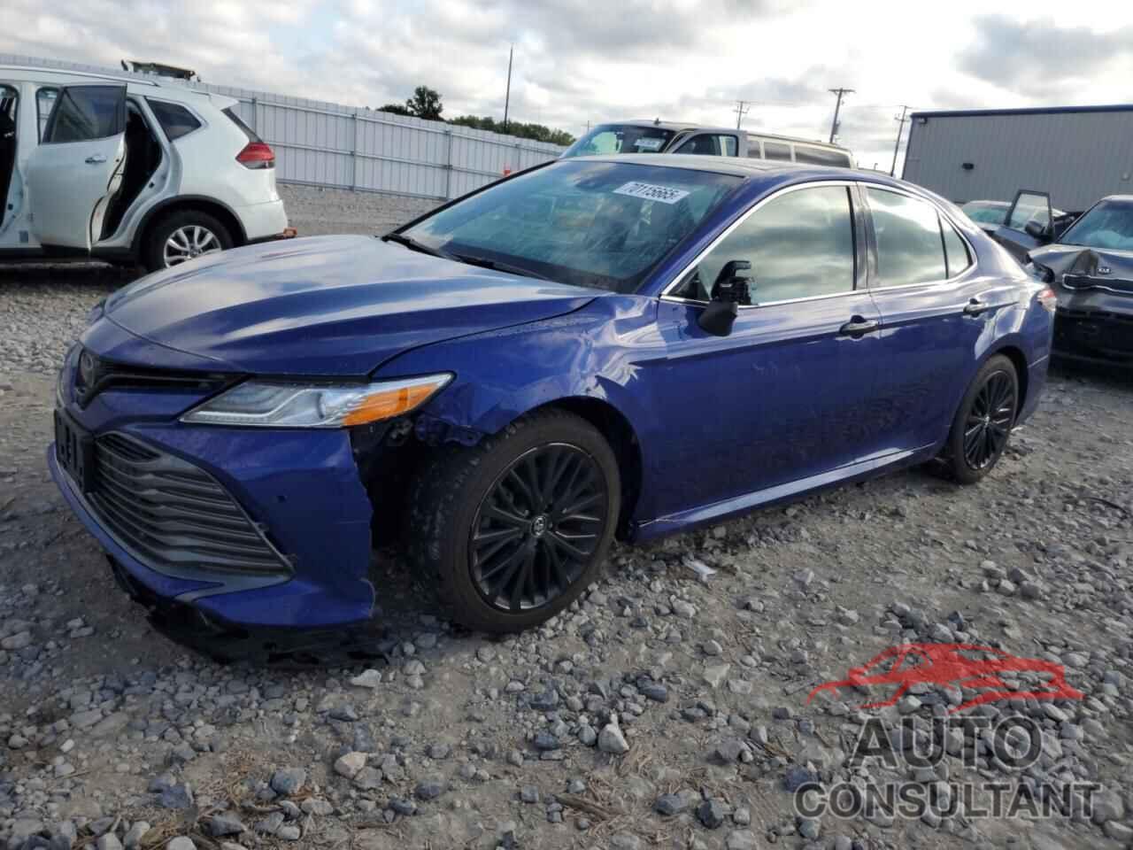 TOYOTA CAMRY 2018 - 4T1B11HK6JU533316