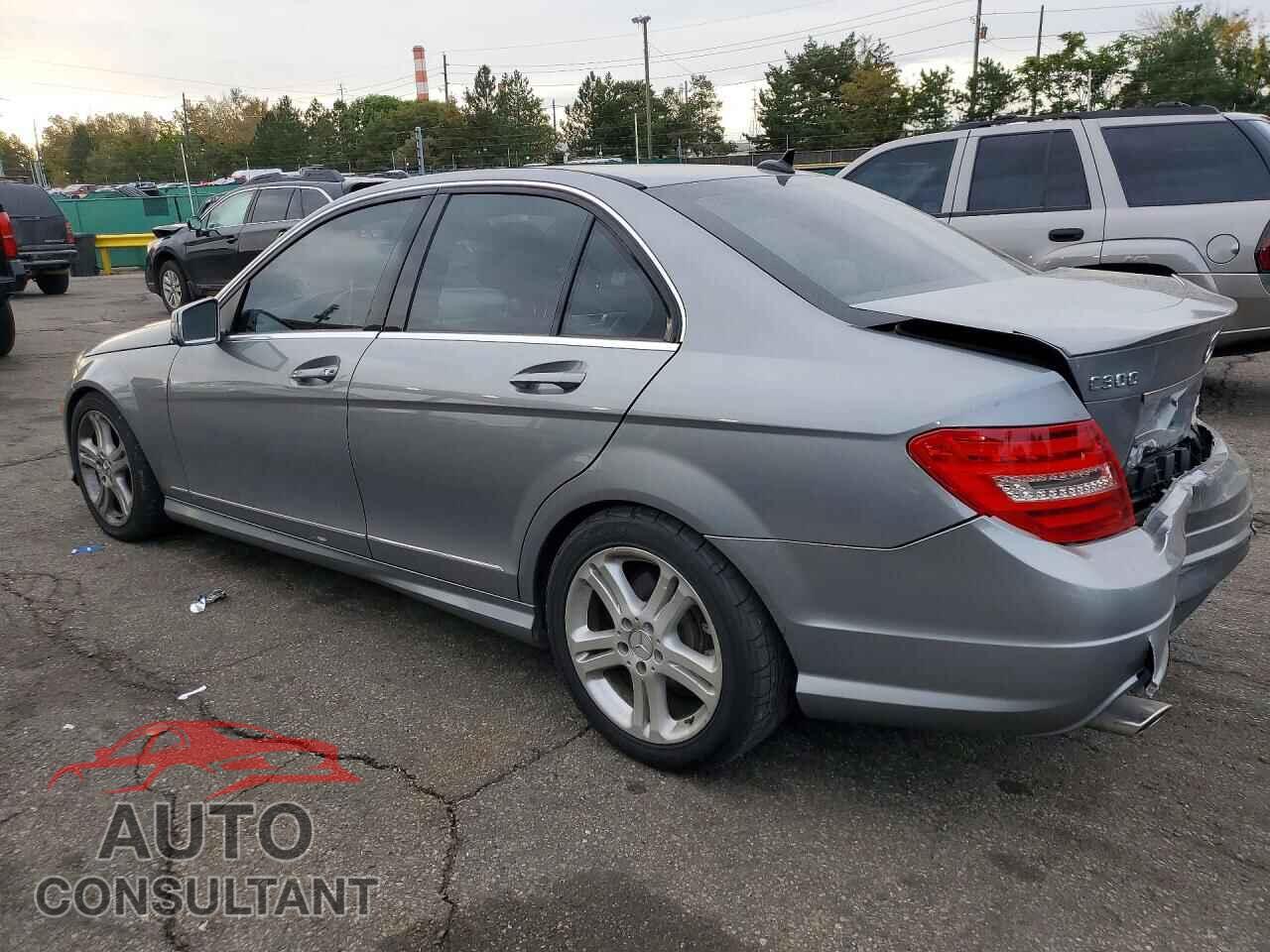 MERCEDES-BENZ C-CLASS 2012 - WDDGF8BB2CR201642