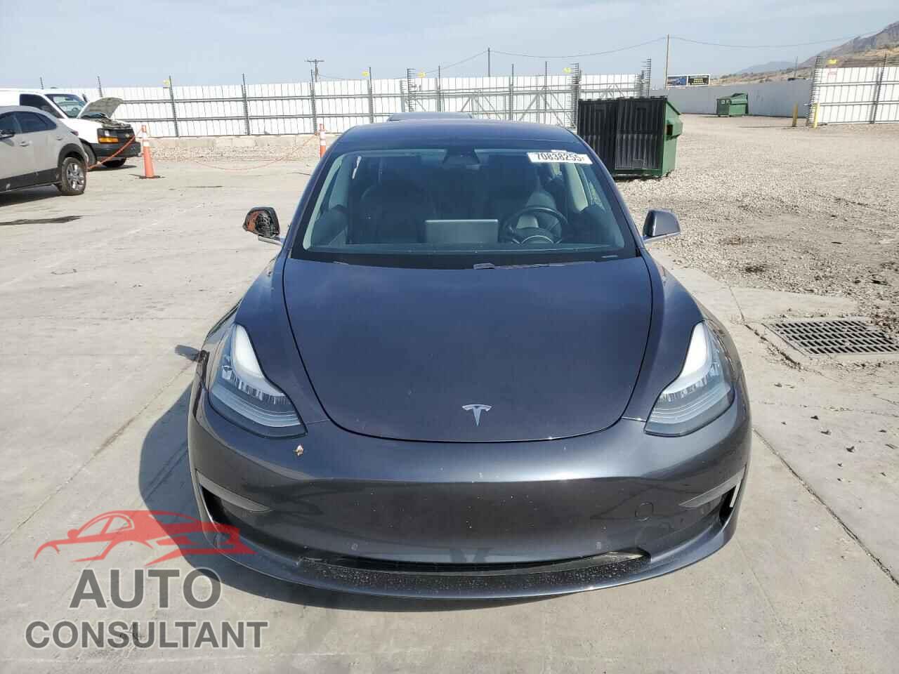 TESLA MODEL 3 2018 - 5YJ3E1EB6JF185205
