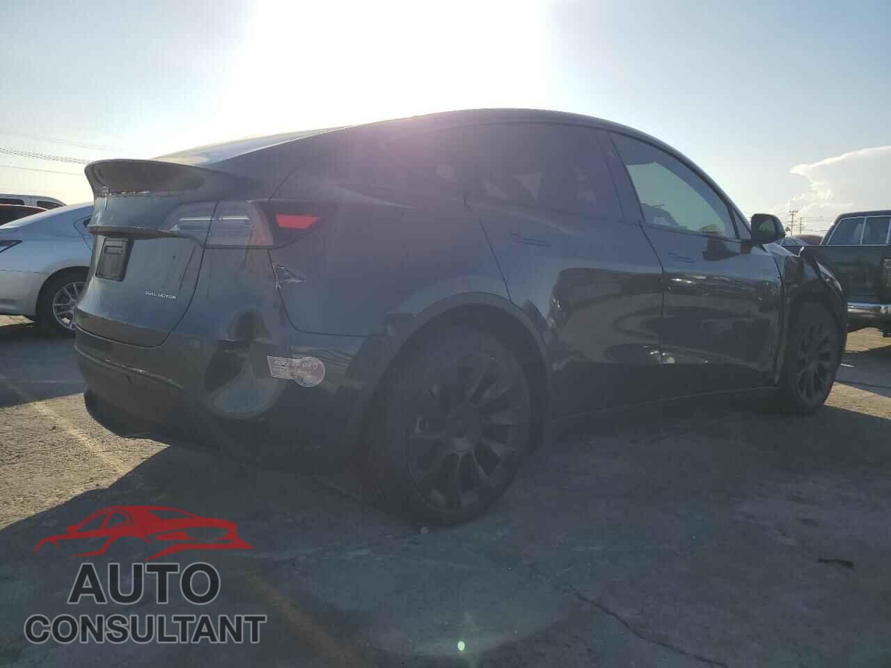 TESLA MODEL Y 2024 - 7SAYGDEE5RF085770