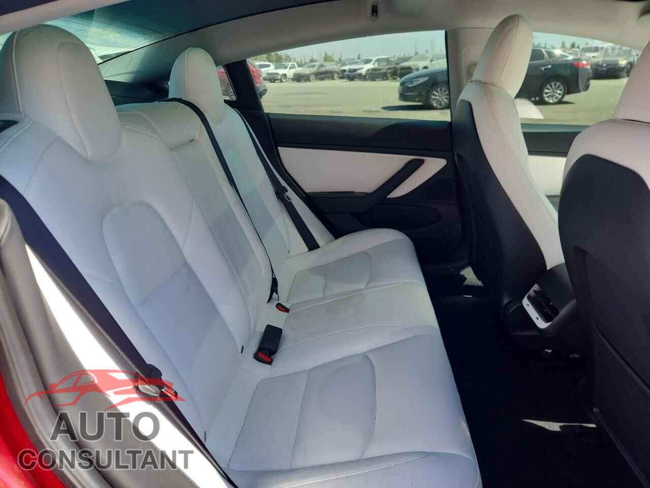 TESLA MODEL 3 2019 - 5YJ3E1EB3KF238315