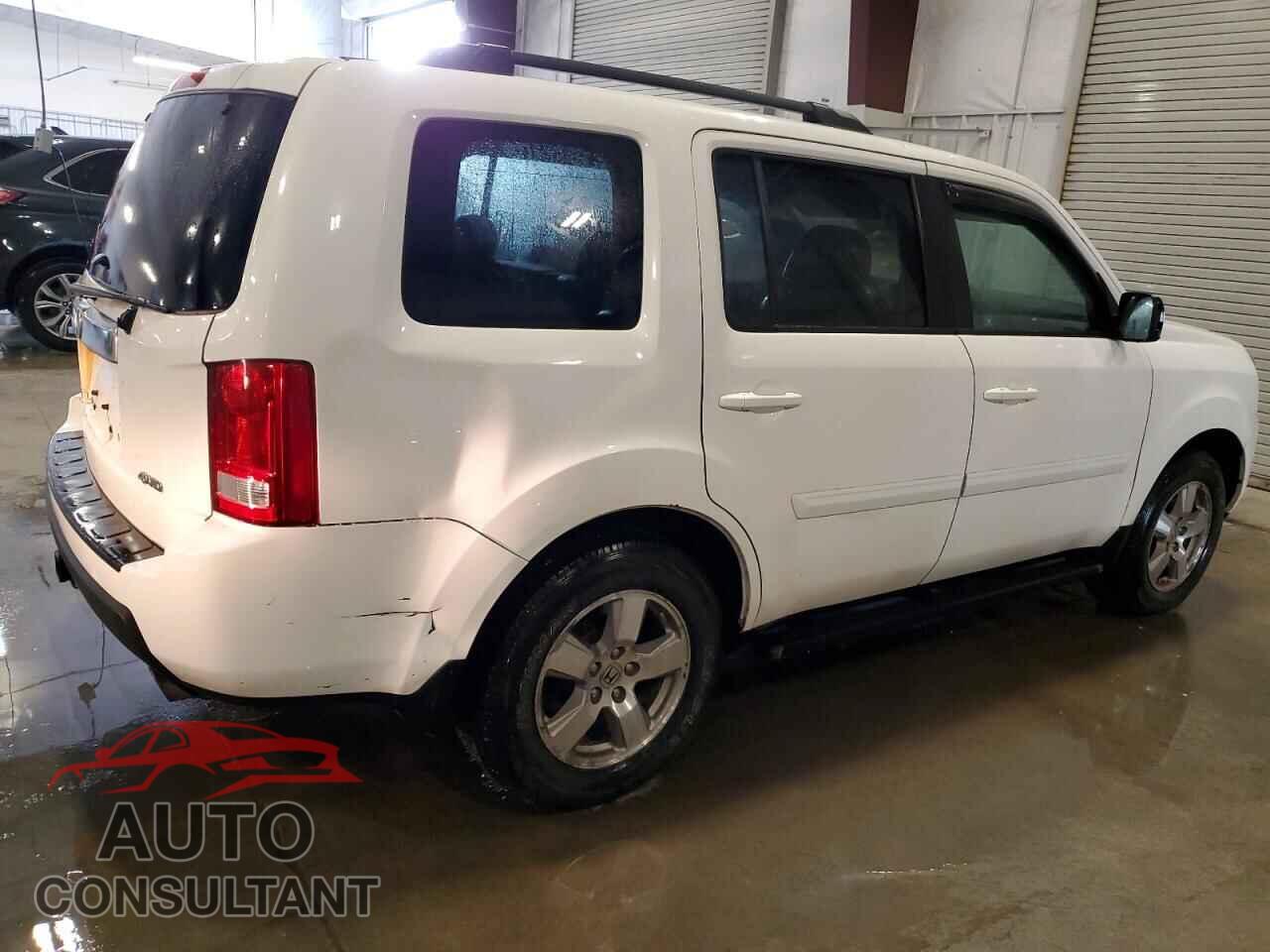 HONDA PILOT 2011 - 5FNYF4H50BB032573