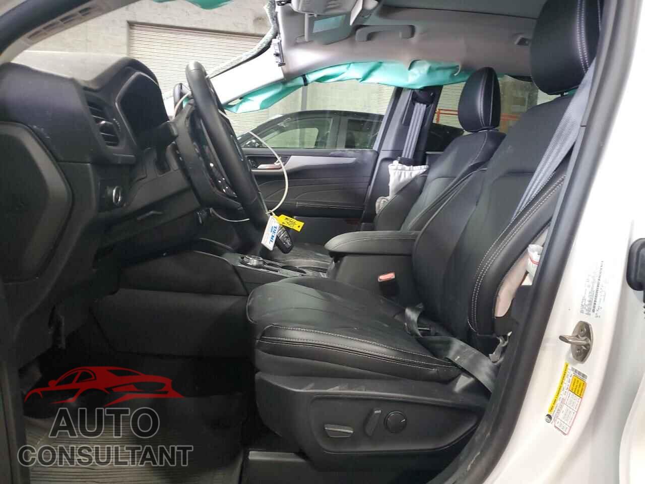 FORD ESCAPE PLA 2025 - 1FMCU9JA7SUA69918