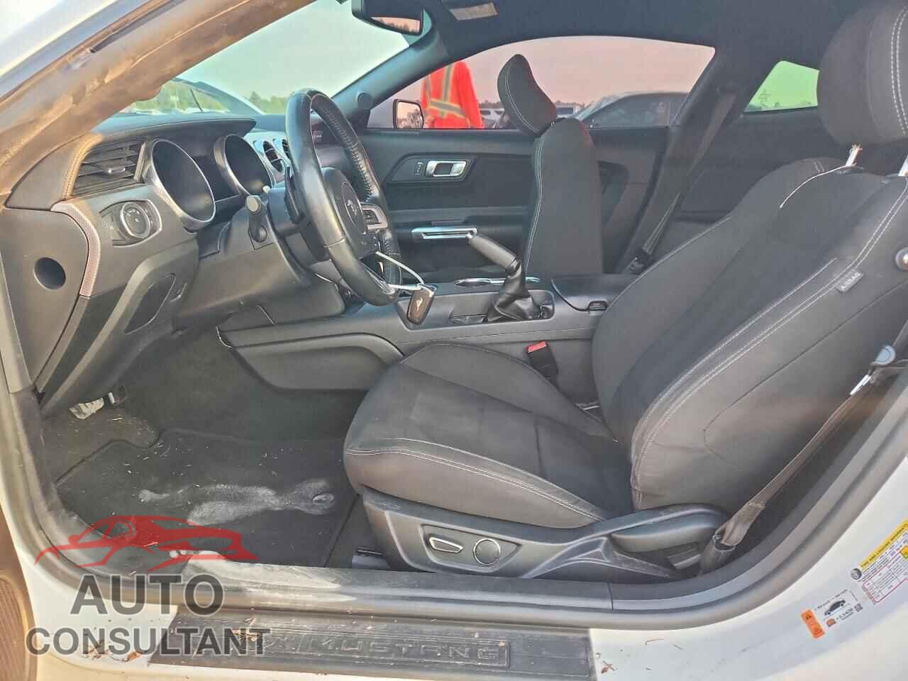 FORD MUSTANG 2018 - 1FA6P8CF1J5162900