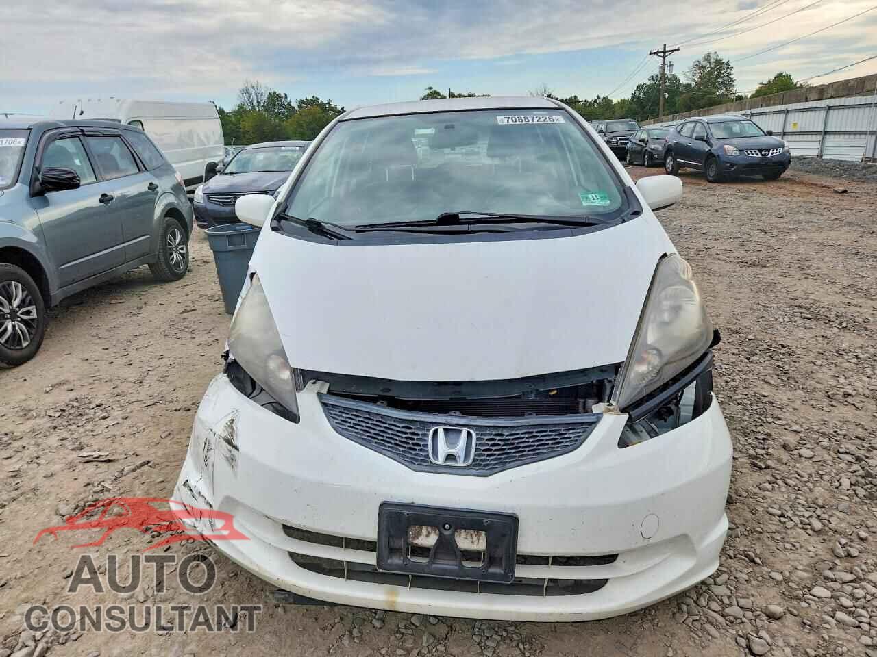 HONDA FIT 2013 - JHMGE8H31DC063575
