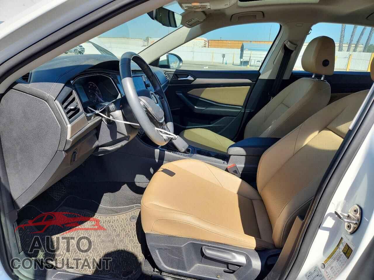 VOLKSWAGEN JETTA 2019 - 3VWC57BU5KM208654