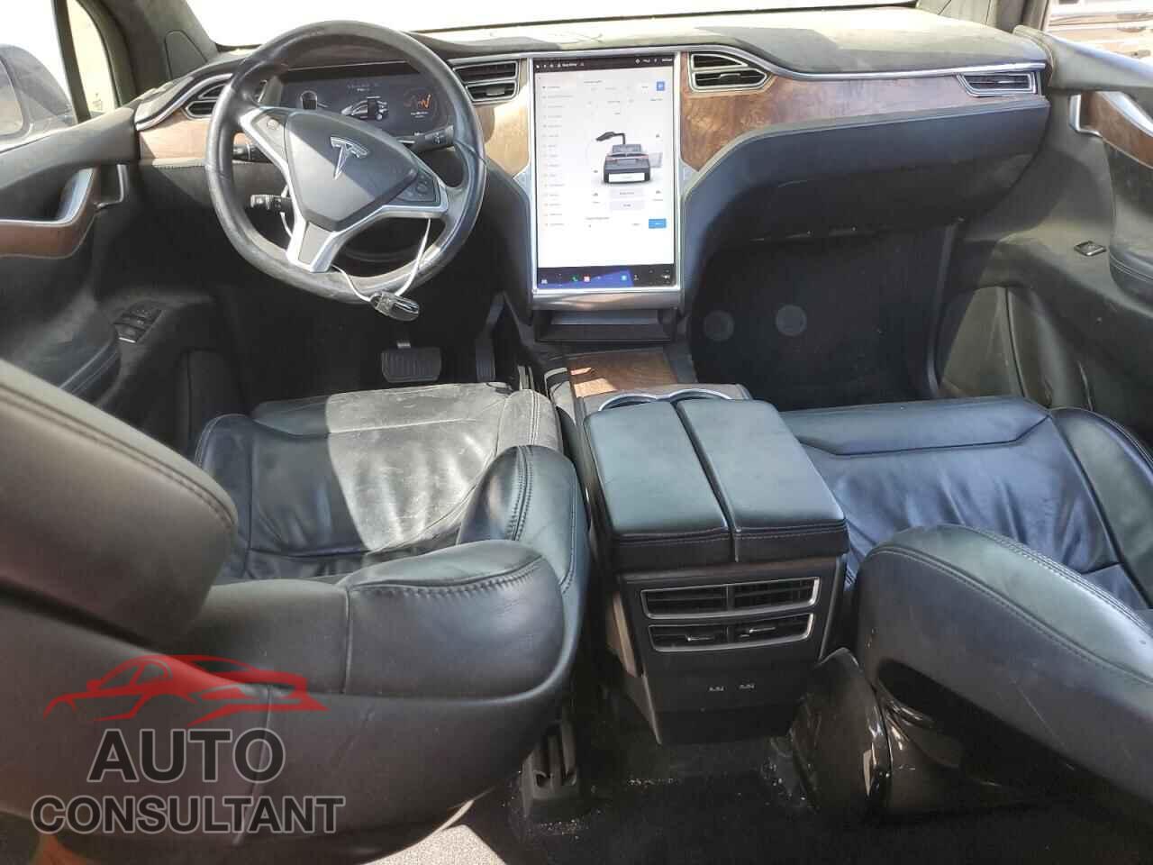 TESLA MODEL X 2017 - 5YJXCAE27HF039302