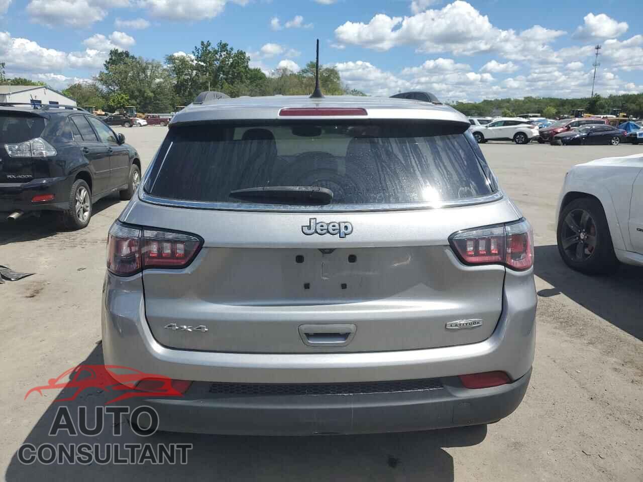 JEEP COMPASS 2018 - 3C4NJDBB4JT480539