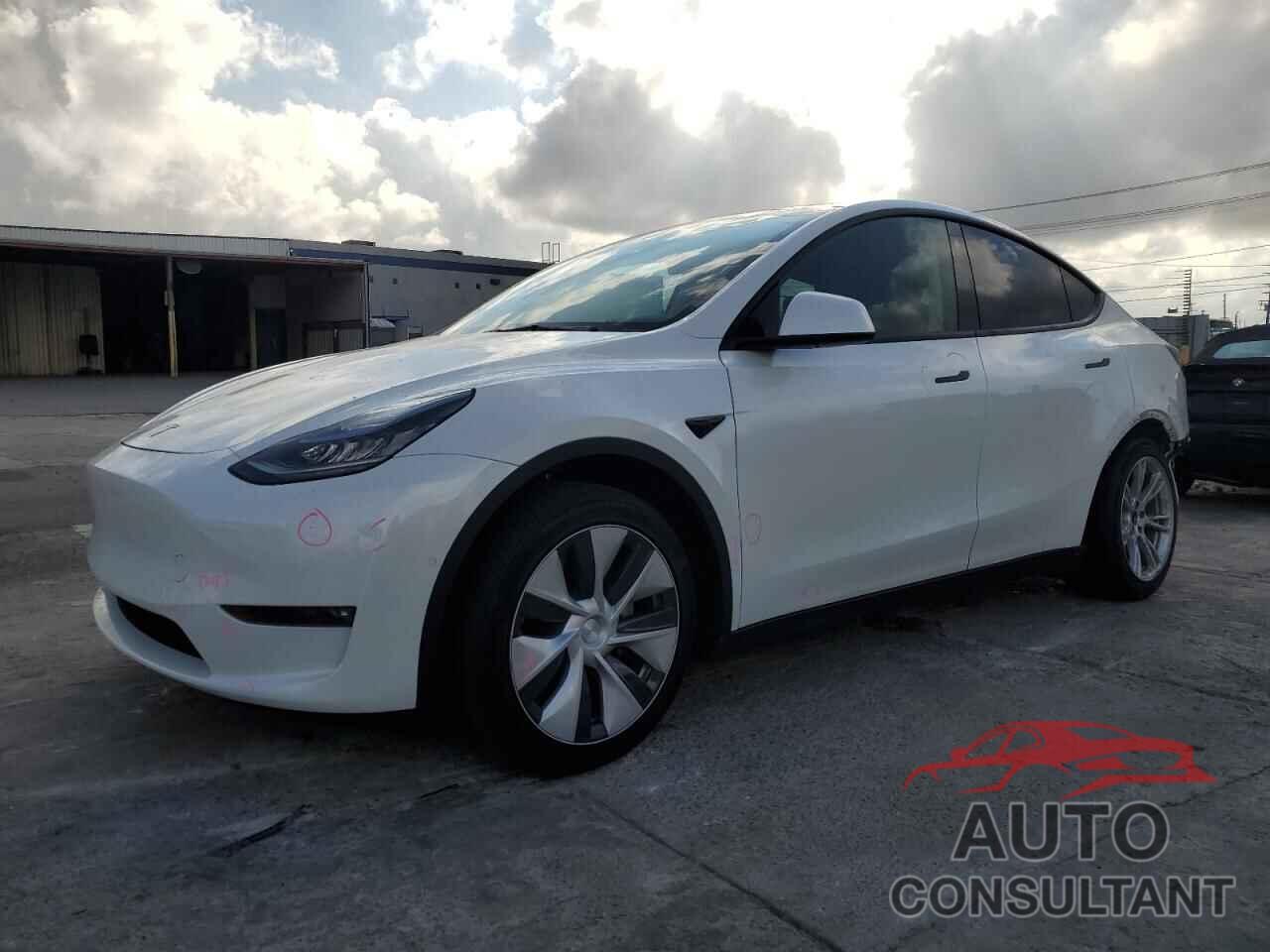 TESLA MODEL Y 2021 - 5YJYGDEEXMF161036