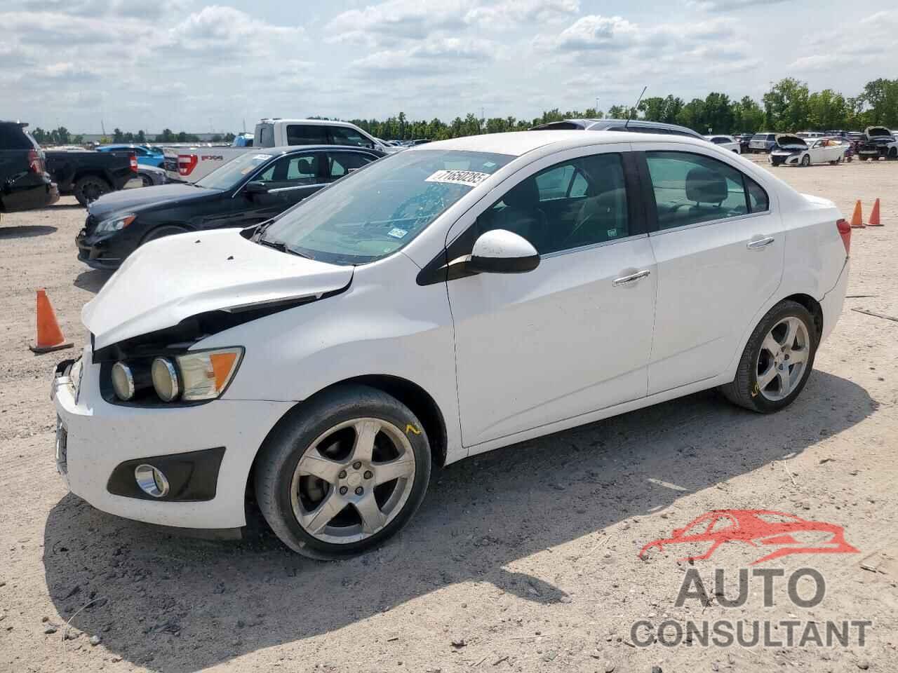 CHEVROLET SONIC 2015 - 1G1JE5SB4F4105829