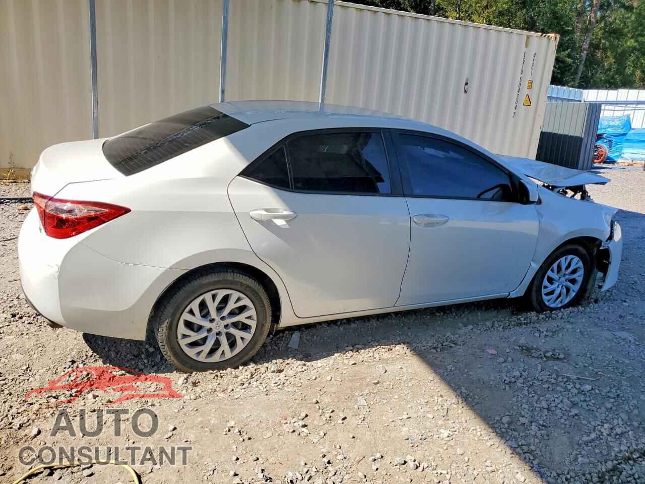 TOYOTA COROLLA 2018 - 5YFBURHE6JP806837