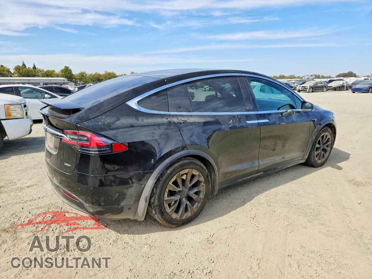 TESLA MODEL X 2018 - 5YJXCAE26JF124489