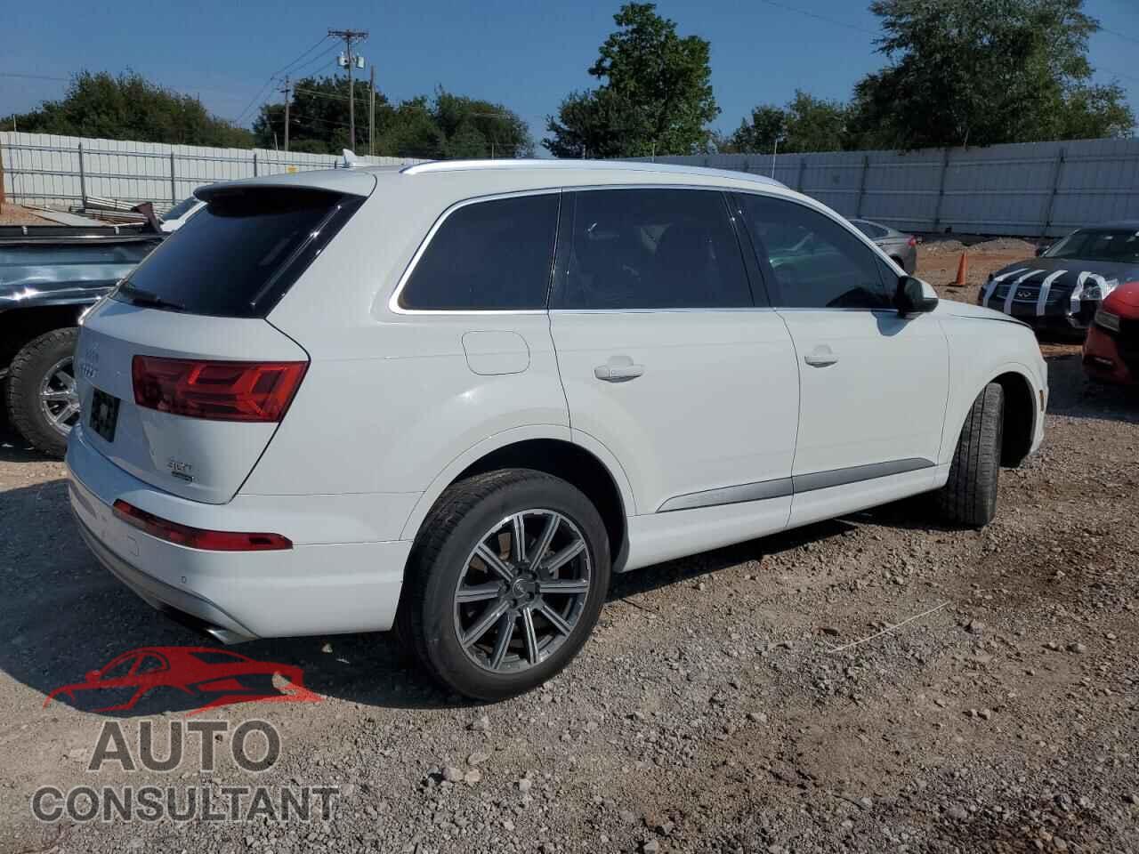 AUDI Q7 2017 - WA1LAAF70HD028755