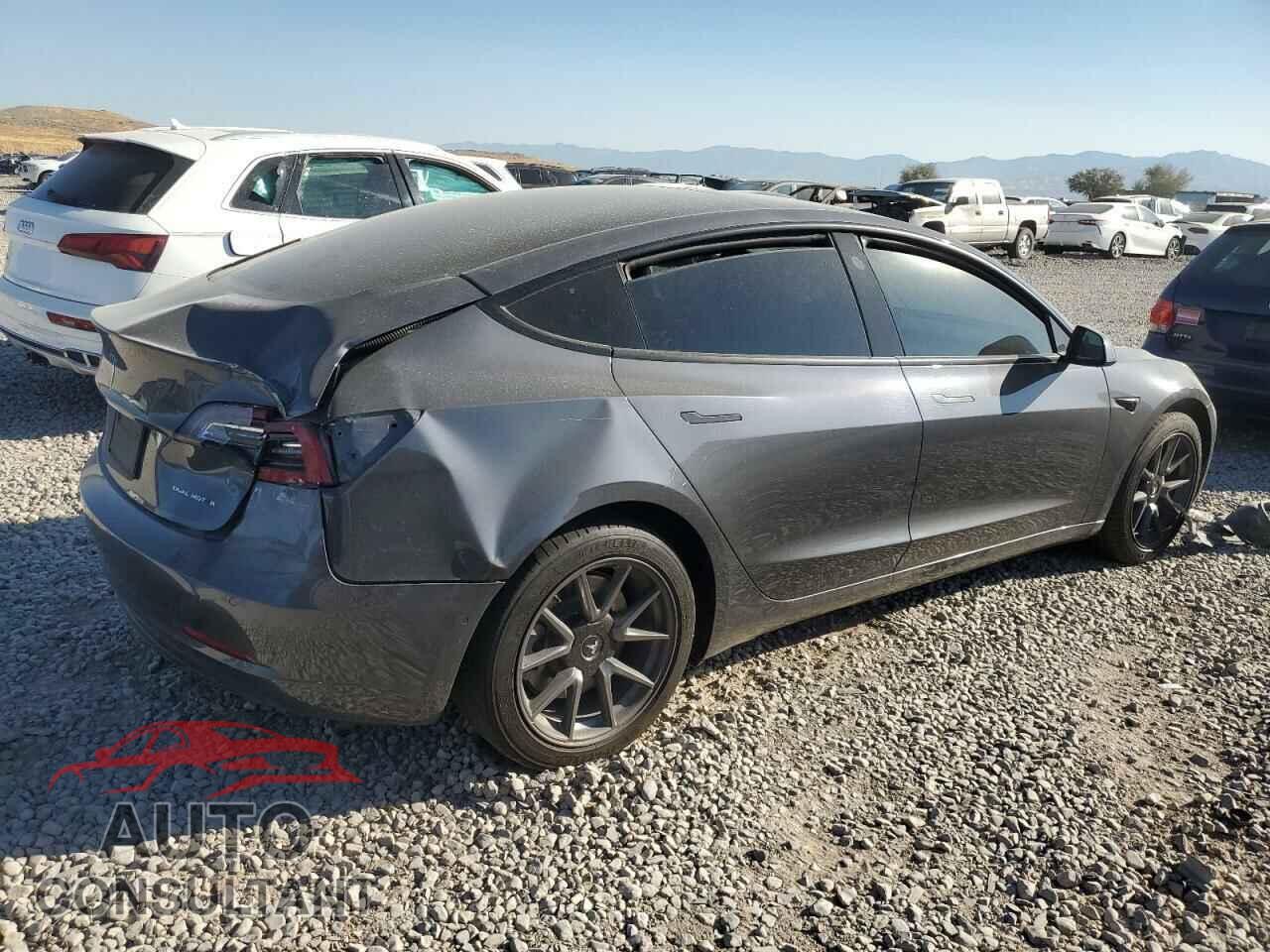 TESLA MODEL 3 2022 - 5YJ3E1EB9NF158876