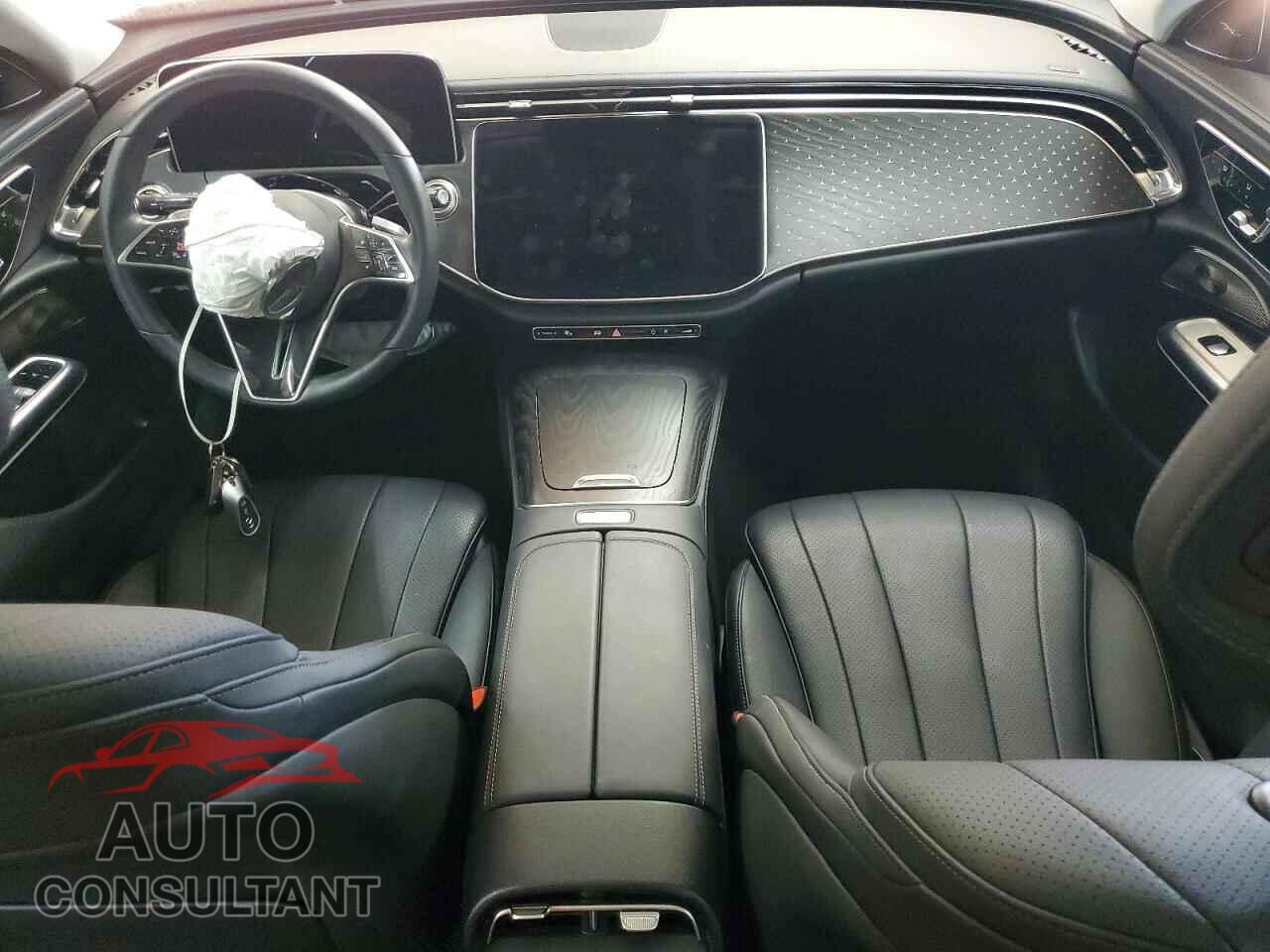 MERCEDES-BENZ E-CLASS 2025 - W1KLF4HB4SA135252