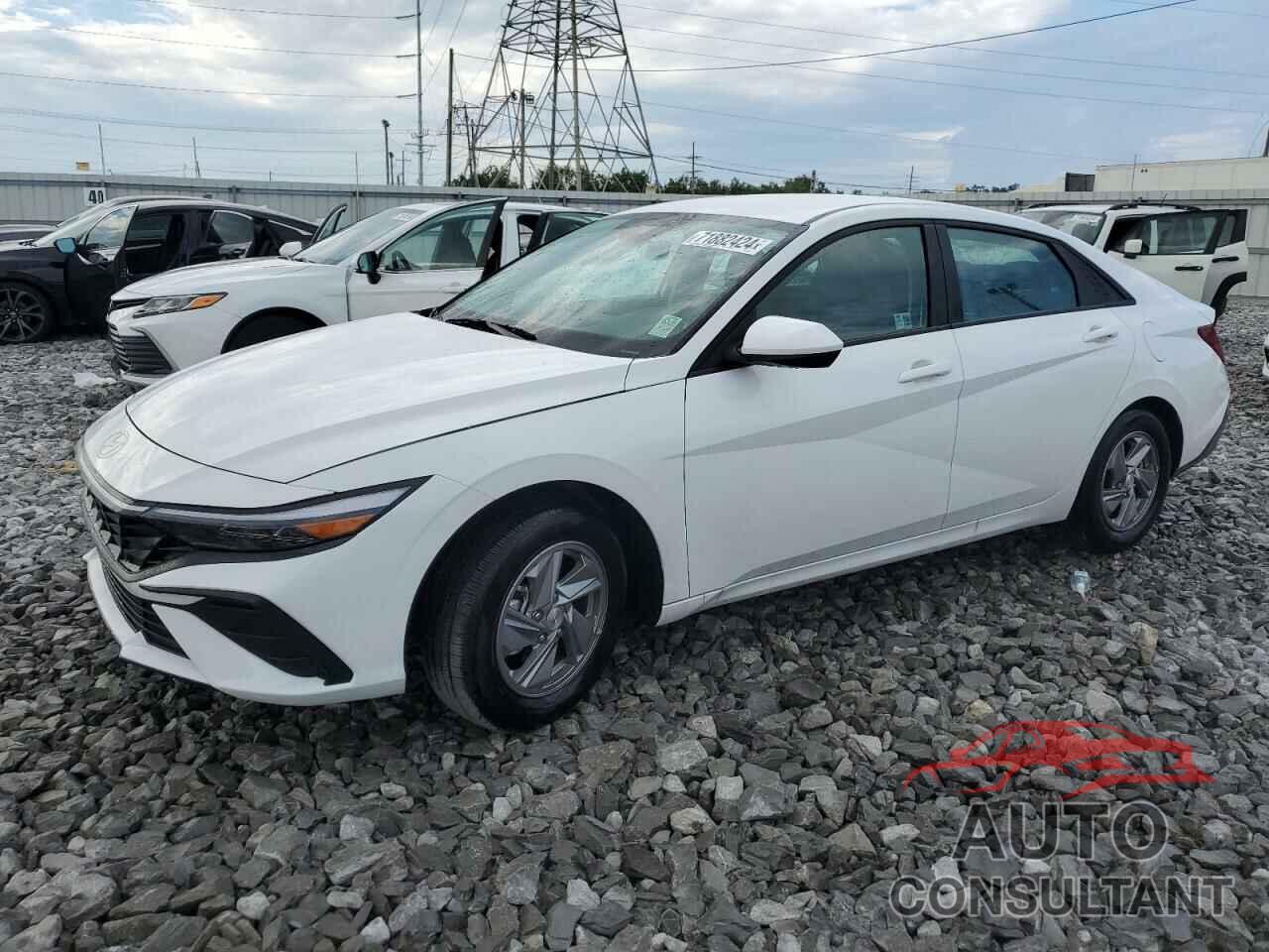HYUNDAI ELANTRA 2024 - KMHLL4DG4RU732877