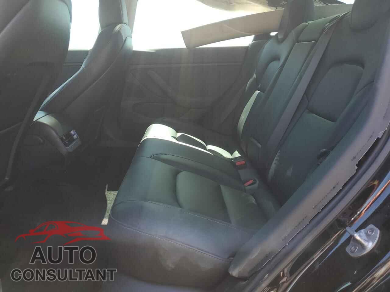 TESLA MODEL 3 2018 - 5YJ3E1EA5JF152087
