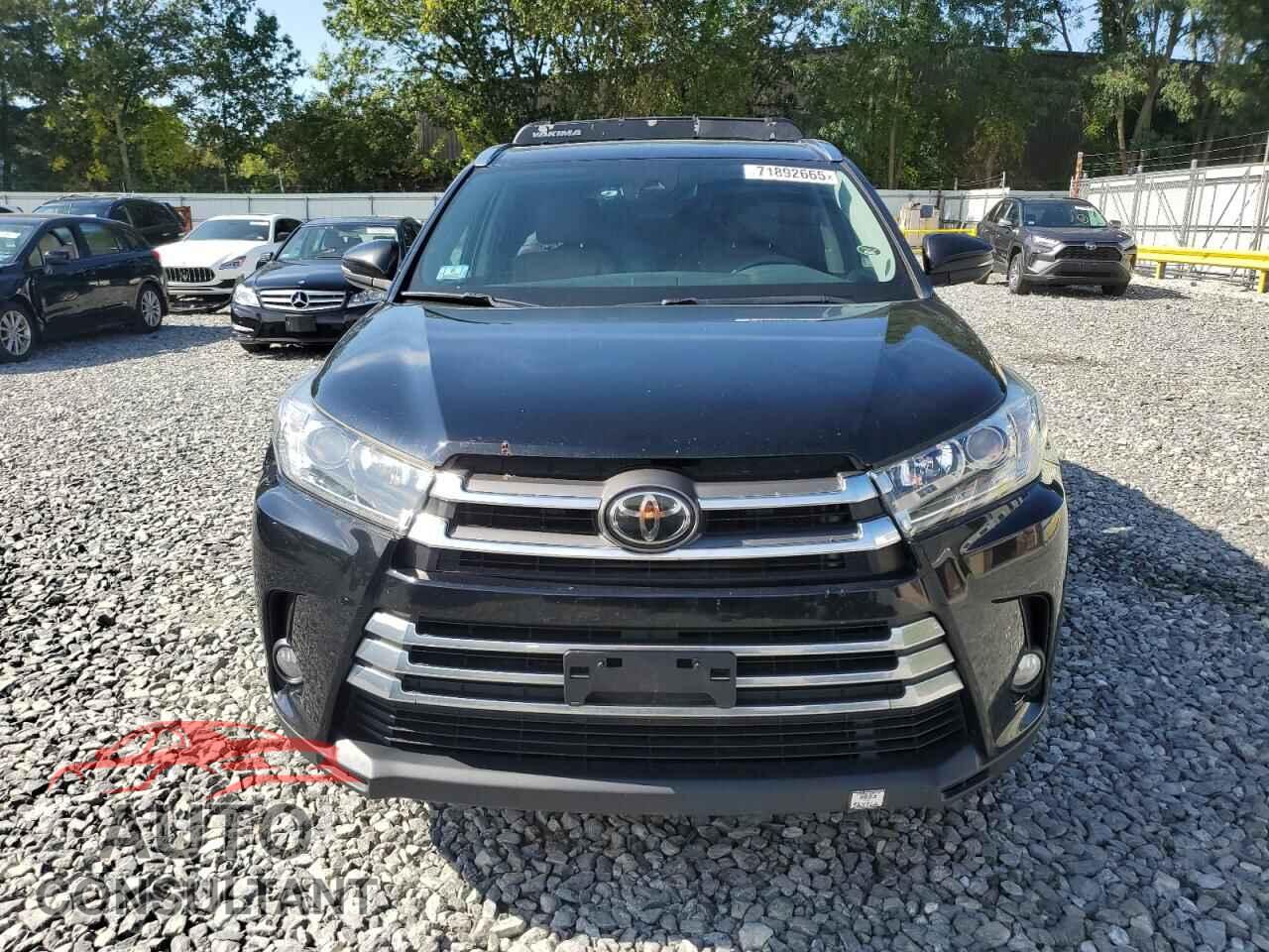 TOYOTA HIGHLANDER 2018 - 5TDDZRFH7JS866012