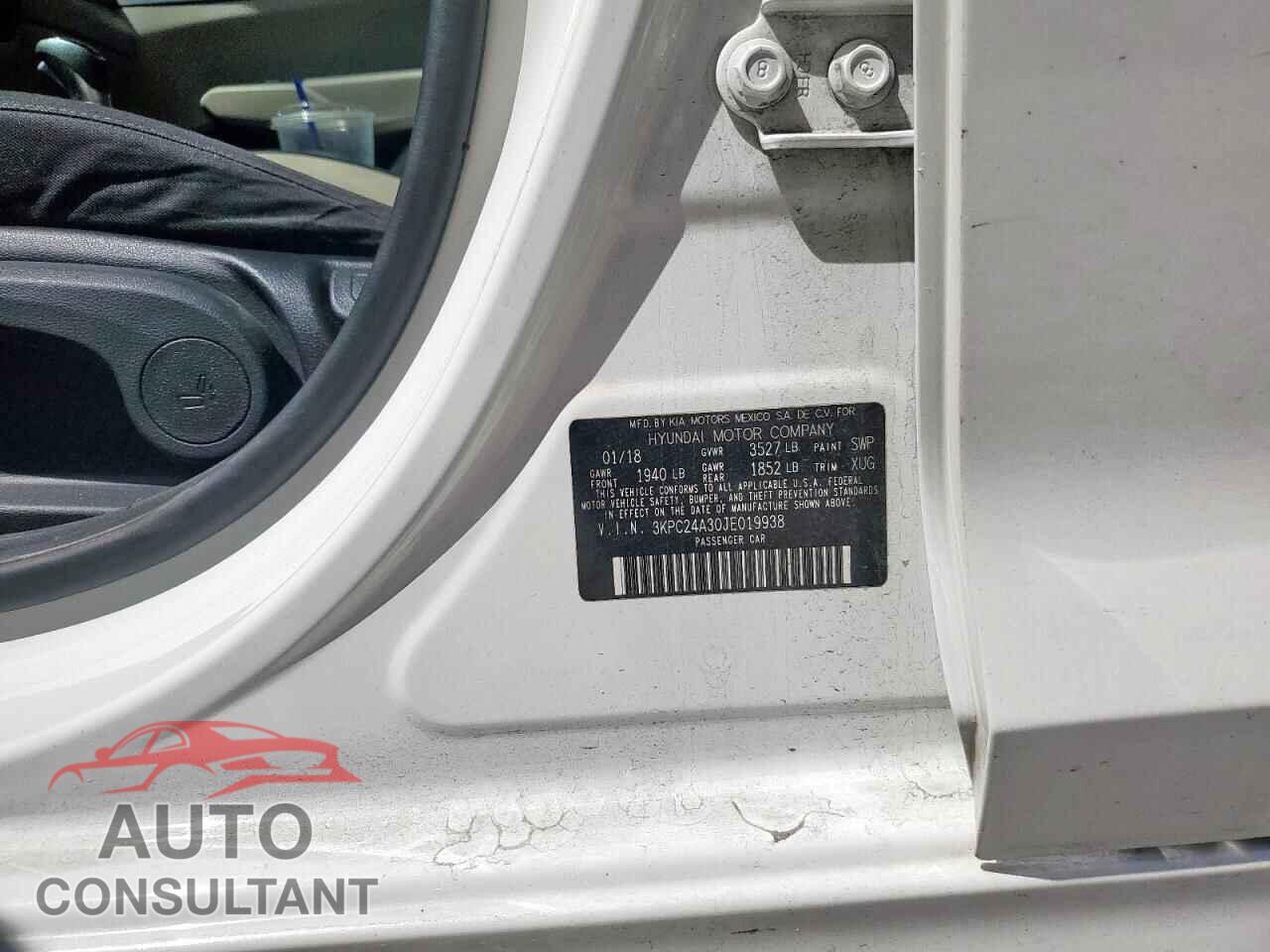 HYUNDAI ACCENT 2018 - 3KPC24A30JE019938