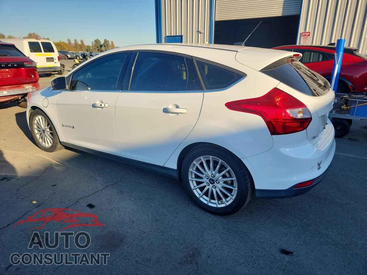 FORD FOCUS 2014 - 1FADP3R45EL300441