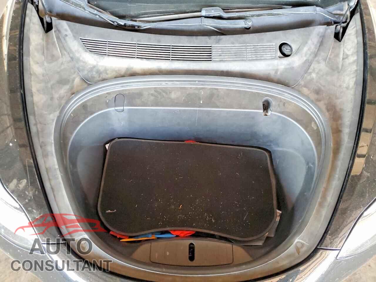 TESLA MODEL 3 2019 - 5YJ3E1EB2KF209159