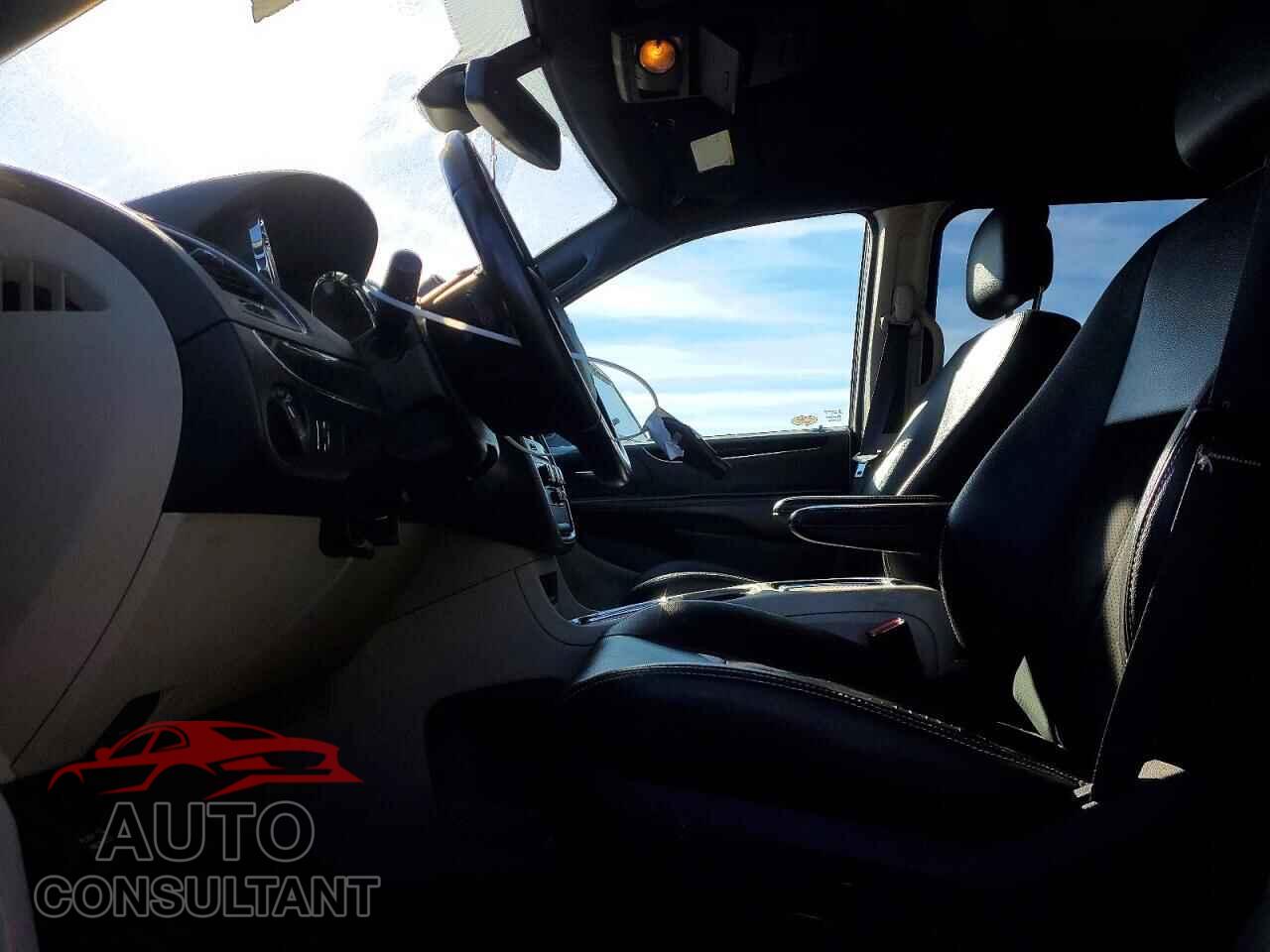 DODGE CARAVAN 2018 - 2C4RDGBG8JR329017