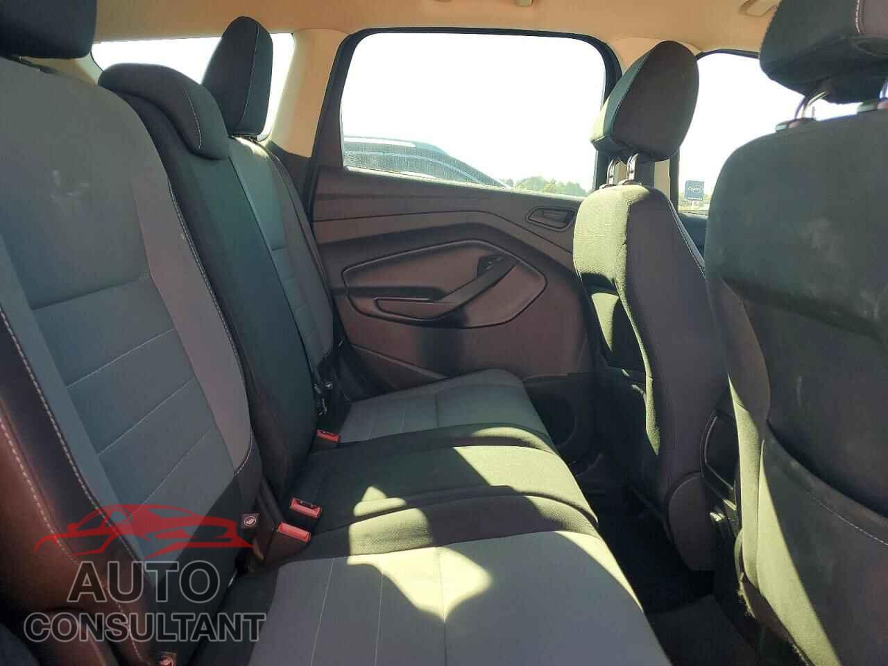 FORD ESCAPE 2017 - 1FMCU0F71HUB73077