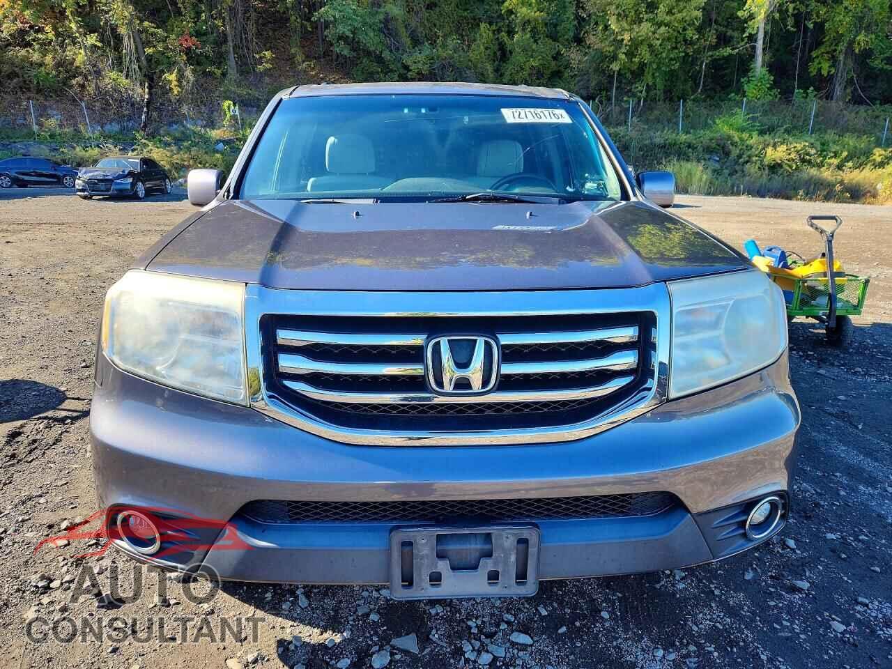 HONDA PILOT 2015 - 5FNYF4H40FB049063