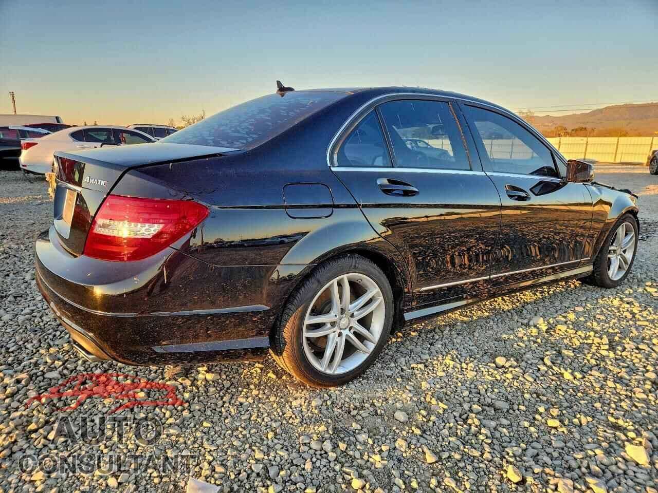 MERCEDES-BENZ C-CLASS 2012 - WDDGF8BB2CR202015