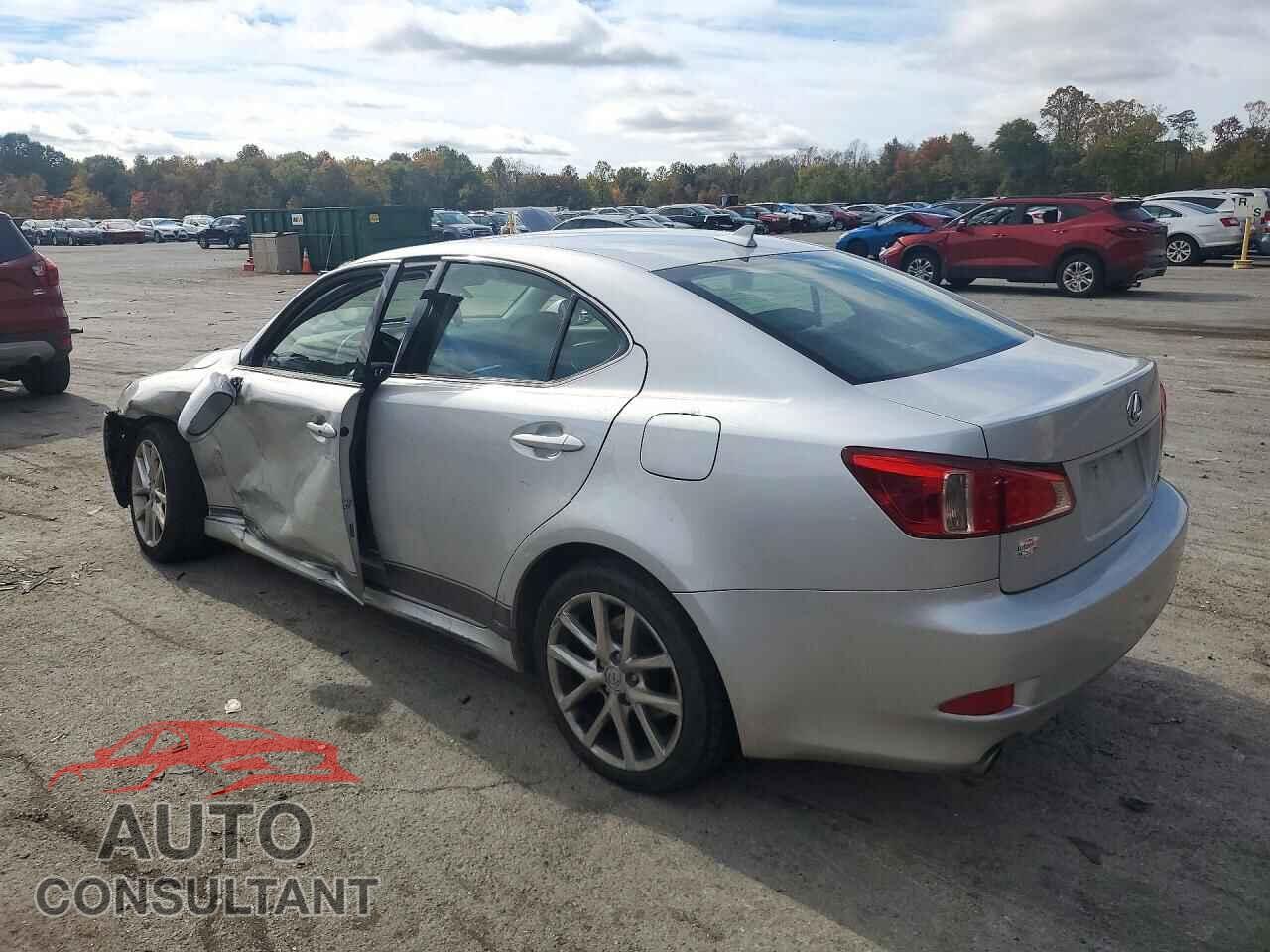 LEXUS IS 2011 - JTHCF5C22B5048321