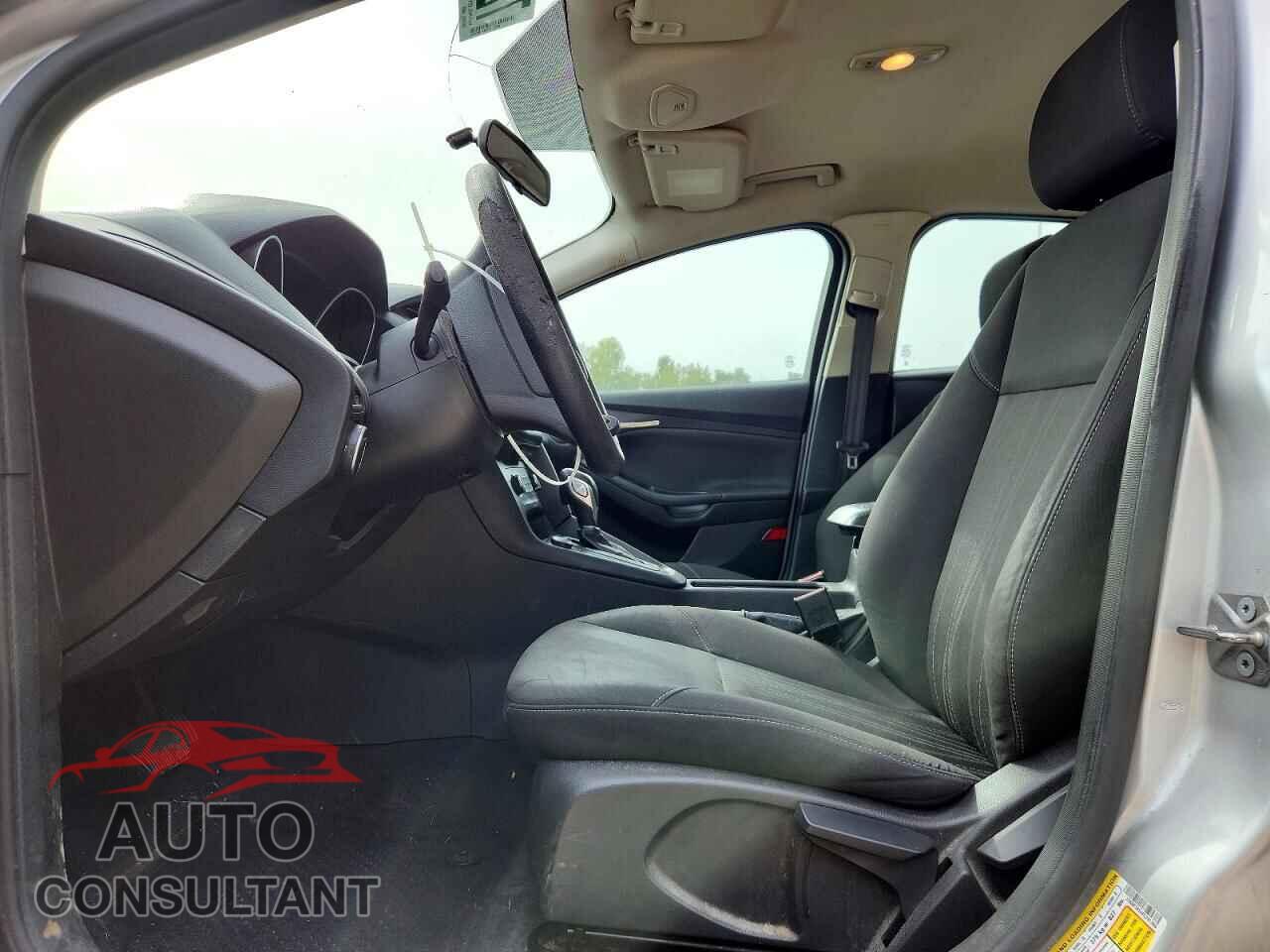 FORD FOCUS 2015 - 1FADP3K24FL291368